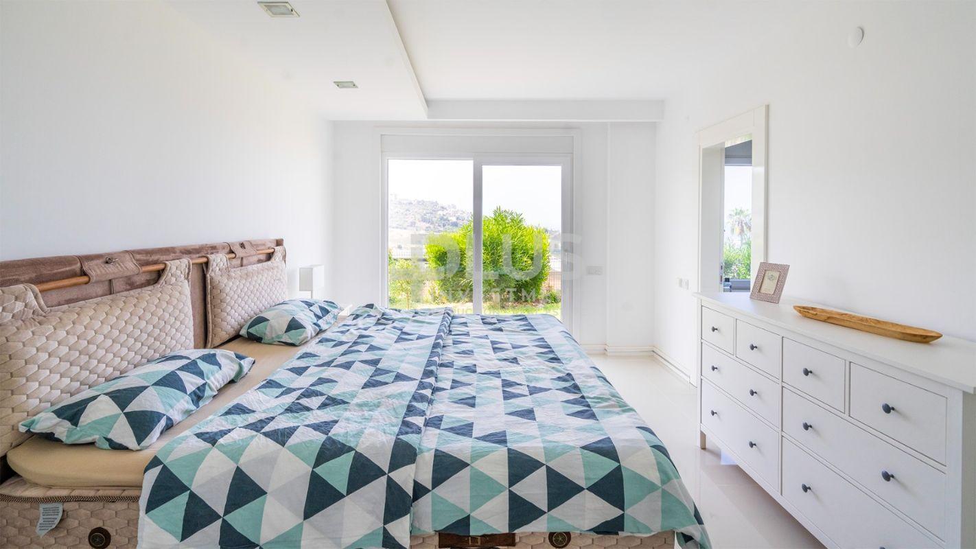 Роскошная вилла с 3 спальнями продается в комплексе Granada Villas Kargıcak