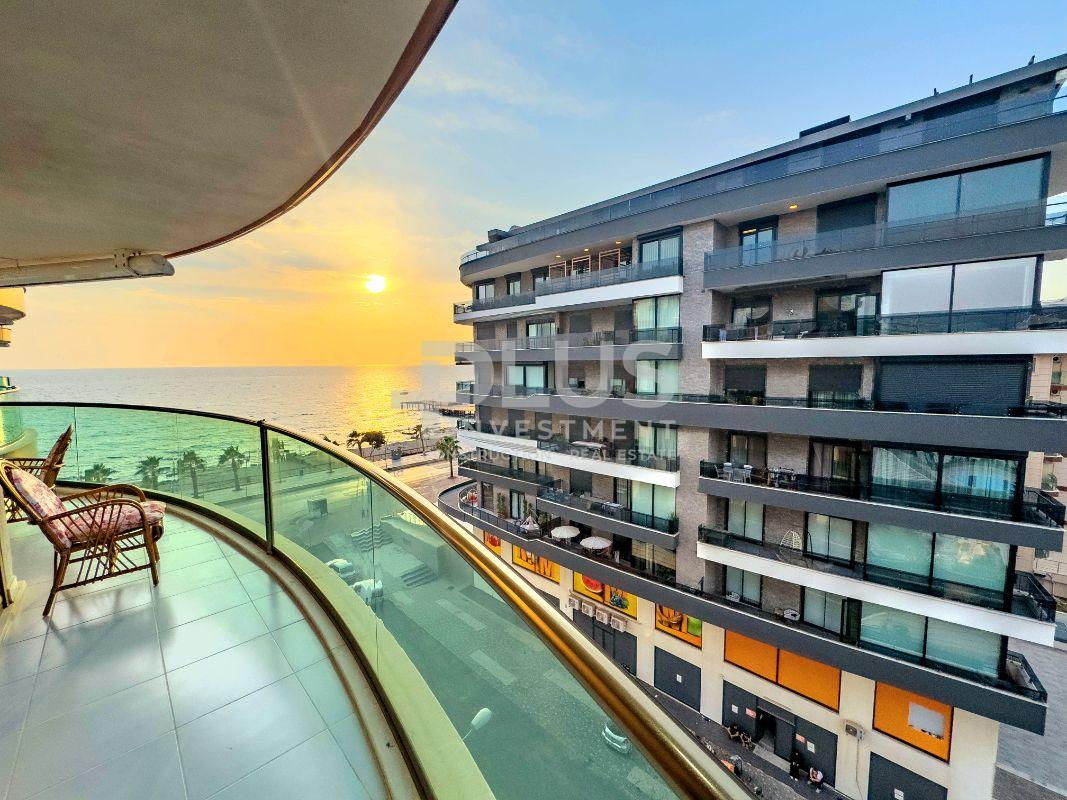 Продается меблированная квартира с 3 спальнями в жилом комплексе Küçüker Sea Side Residence