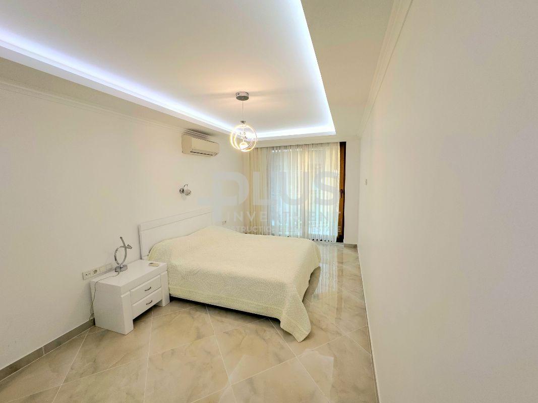 Продается меблированная квартира с 3 спальнями в жилом комплексе Küçüker Sea Side Residence