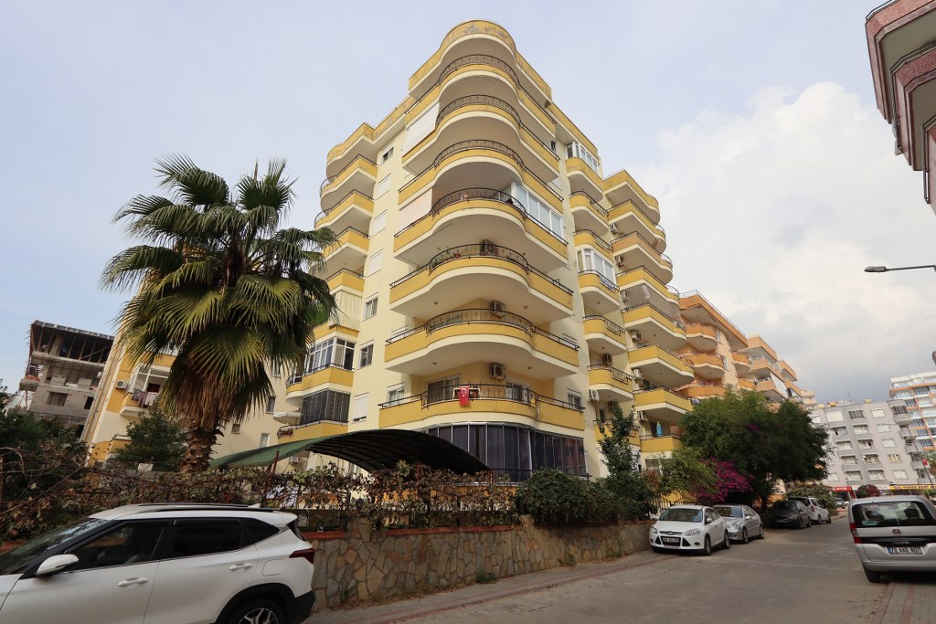 Three-room apartment in Mahmutlar at a great price