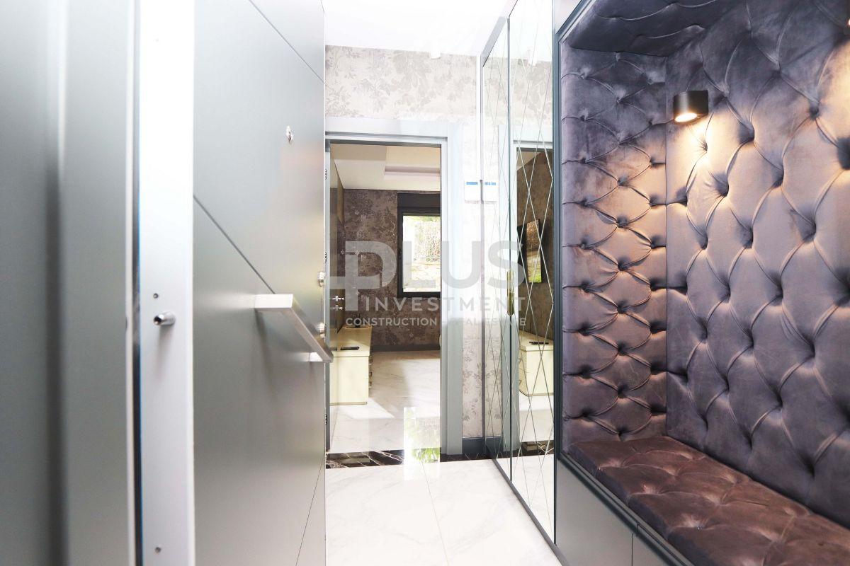 Роскошная меблированная квартира в комплексе Tourus Hillside Suites на продажу.