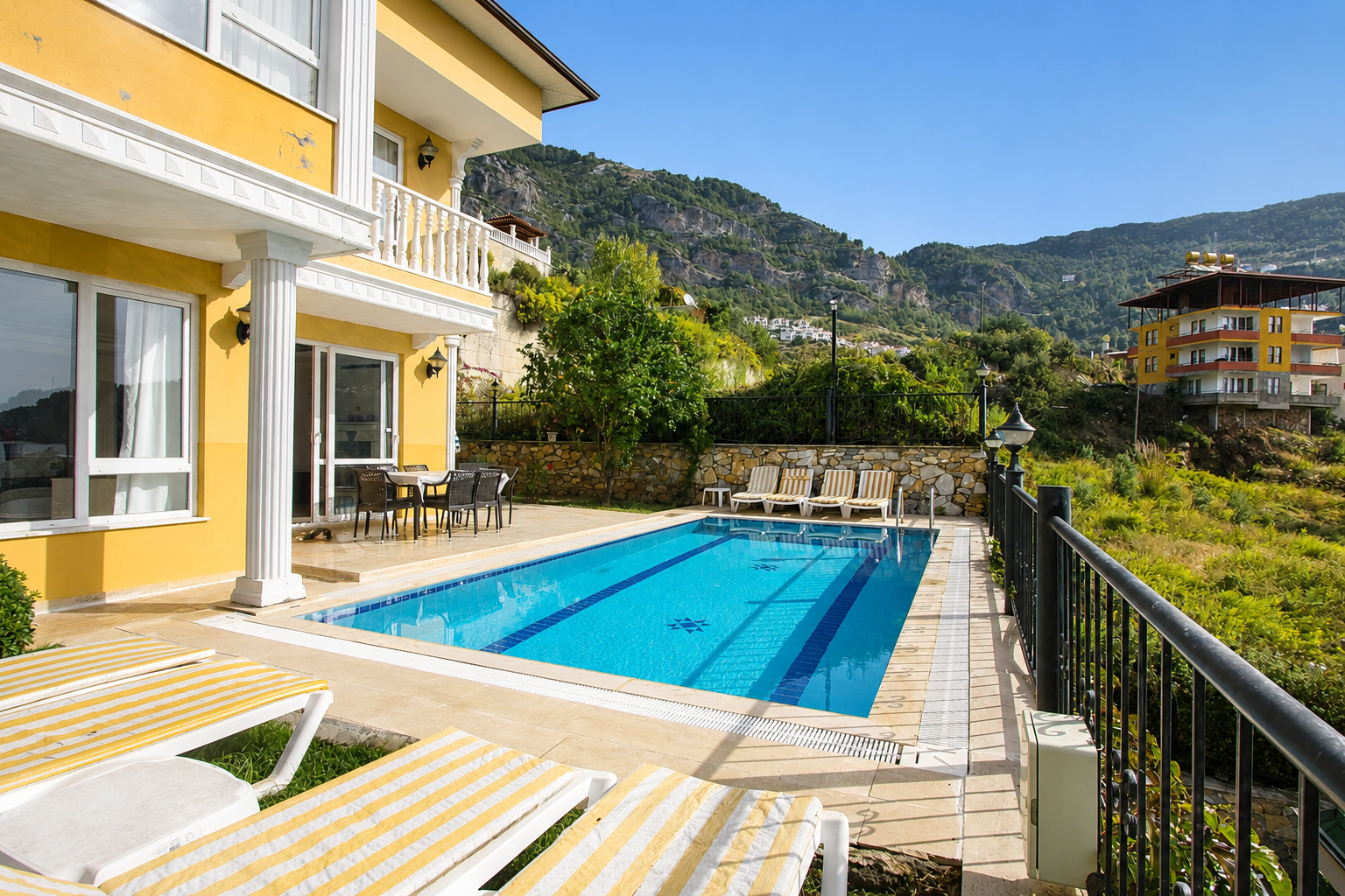 DREAM VILLAS