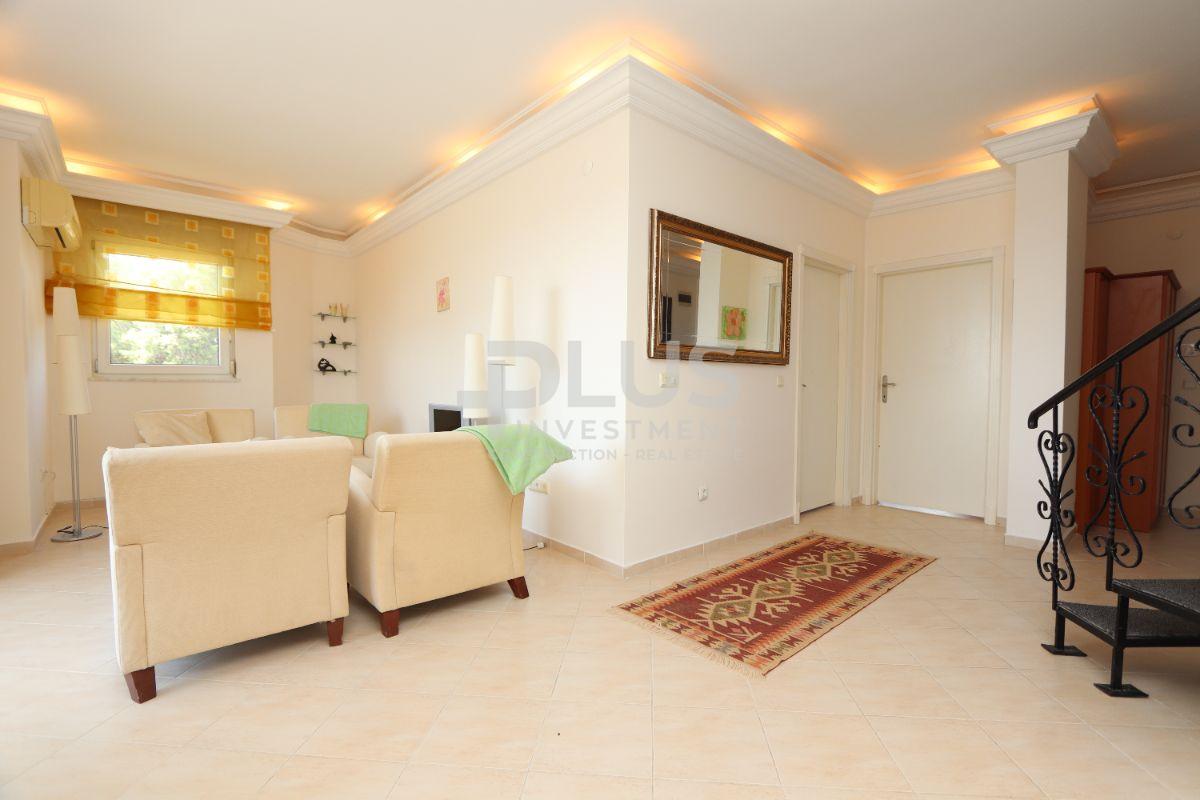 Spacious 2+1 penthouse at a great price in Cikcilli Alanya