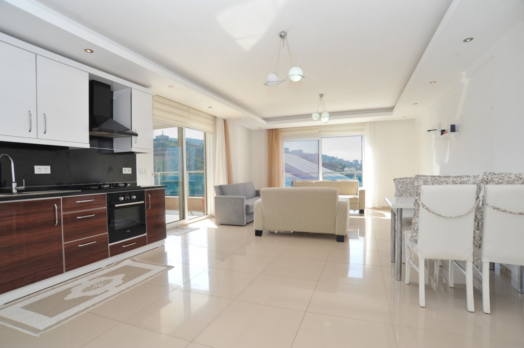 Alanya'nın Kargıcak bölgesinde büyük bir site içerisinde geniş 2+1 daire.