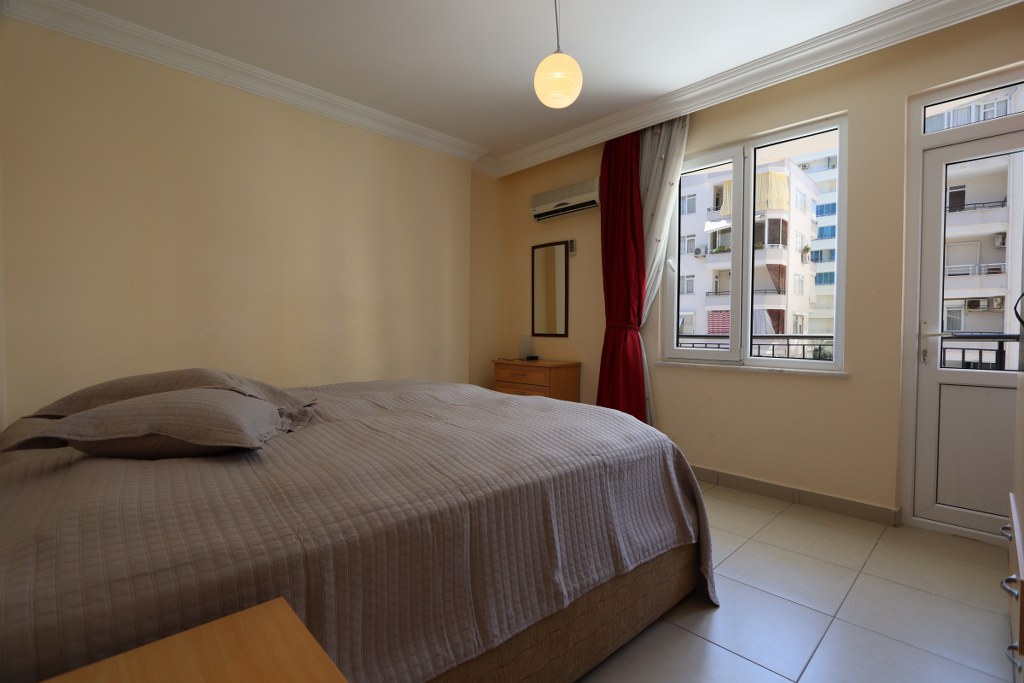 Deniz manzaralı ve tüm olanaklara yakın daire.
